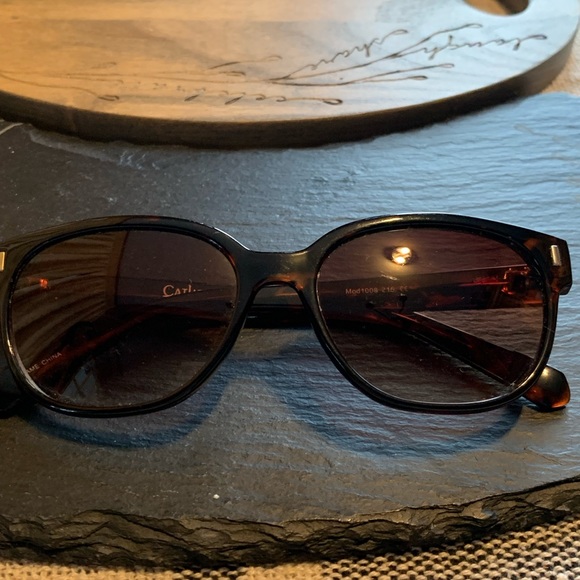 Women’s Sunglasses - Picture 6 of 14